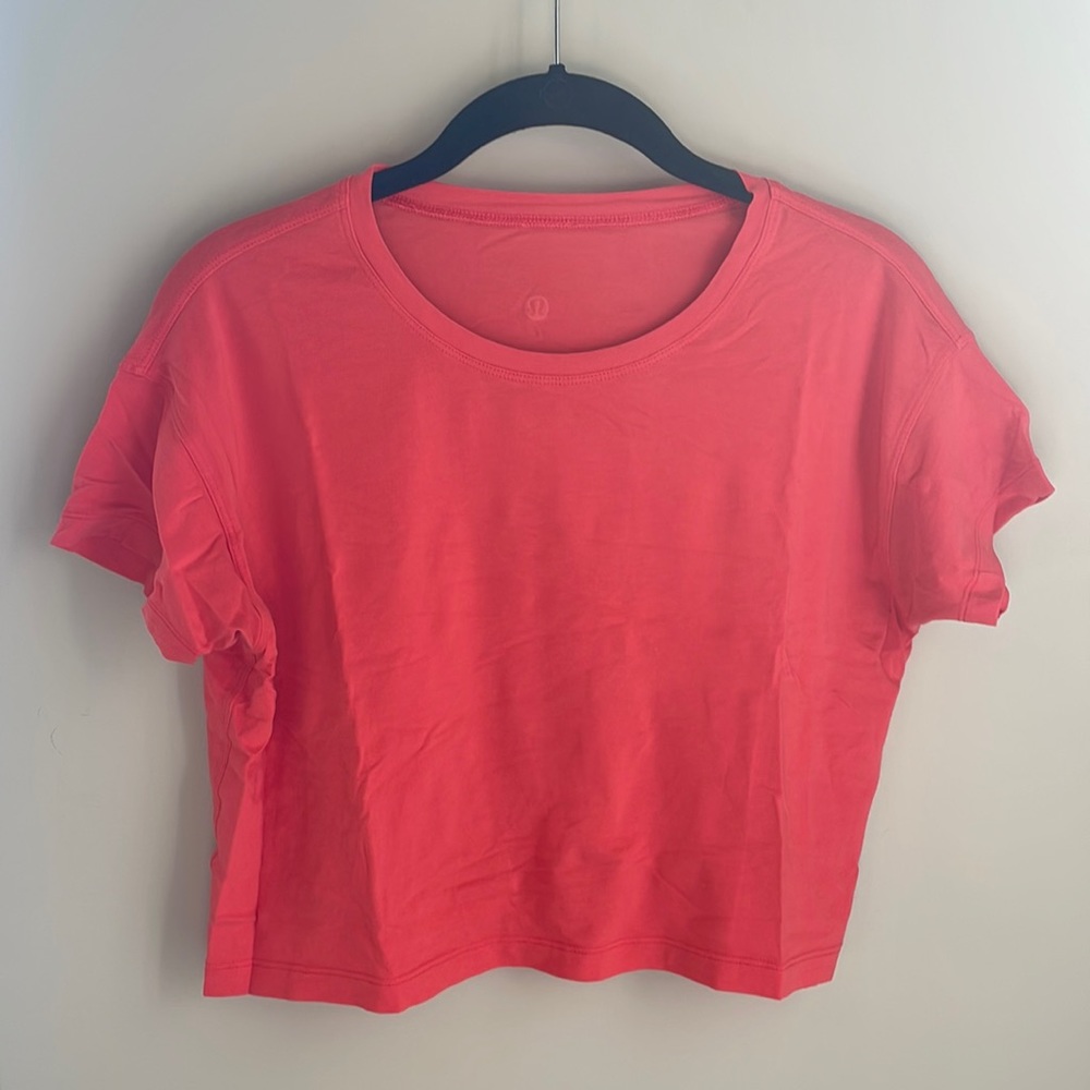 Lululemon cates crop tee size 2